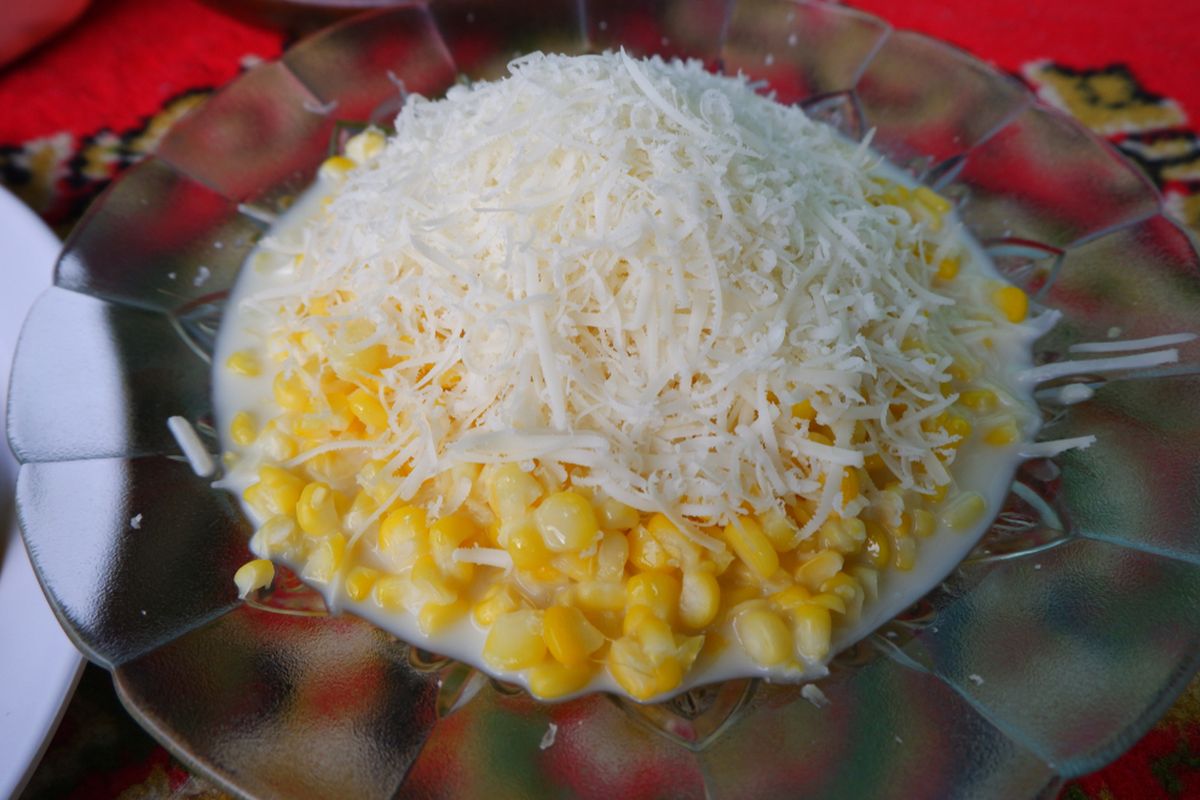 Ide Camilan Baru: Jagung dan Pisang Disiram Saus Keju Leleh